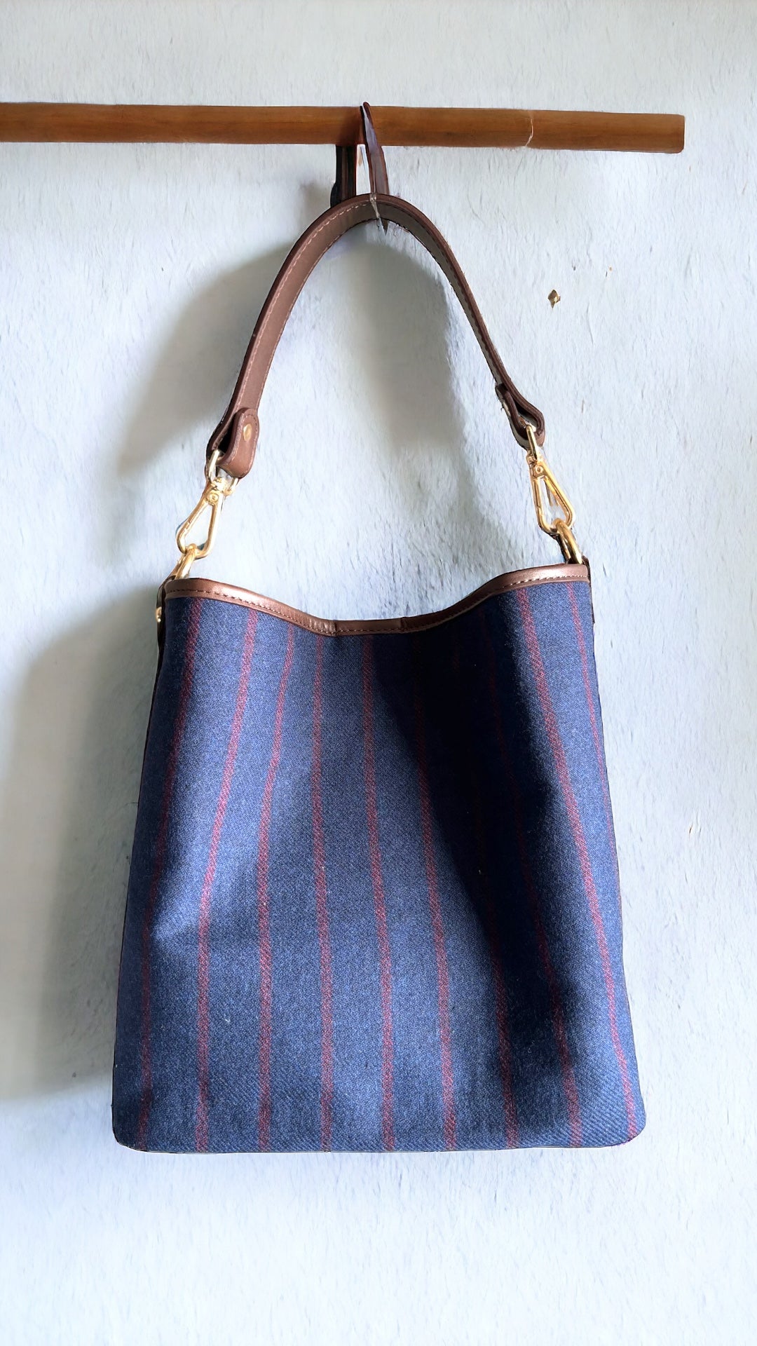 Oak Collection · Navyred