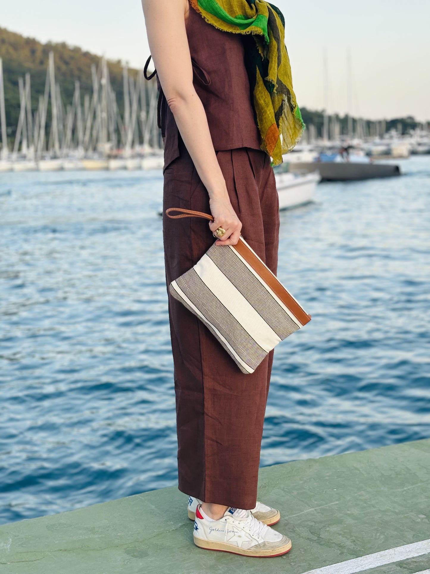 Linen Buttons Collections · Brown