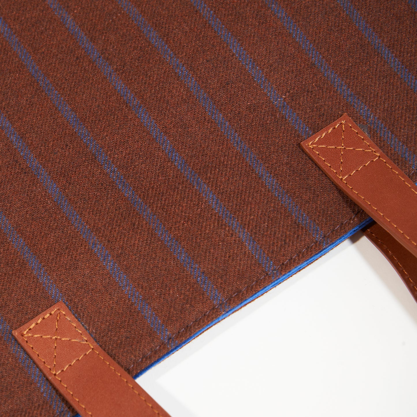 Scottish Bag · Cinnamon