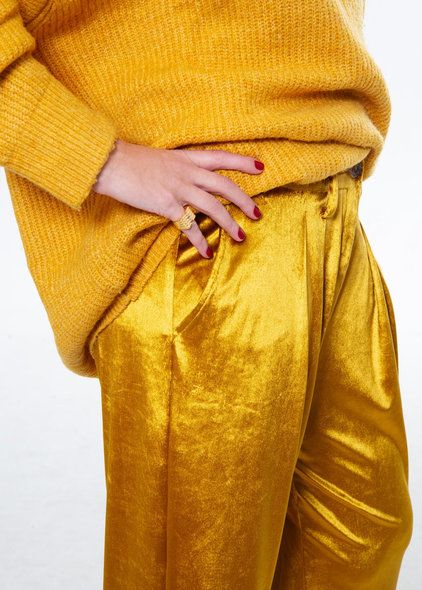 Velours Pants · Mustard