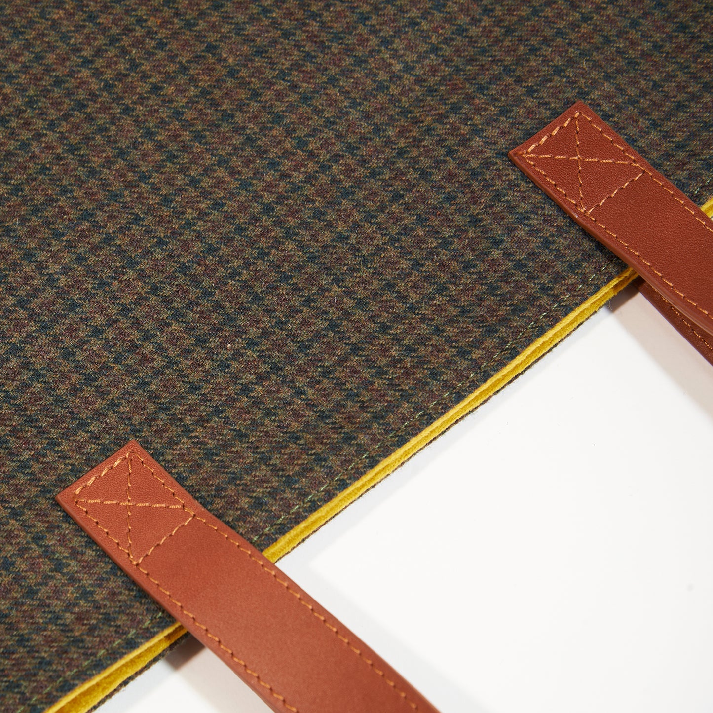 Scottish Bag · On The Rock Mustard